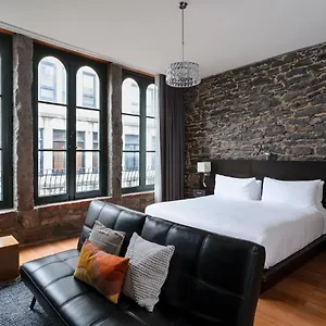 Le Petit *** Montréal