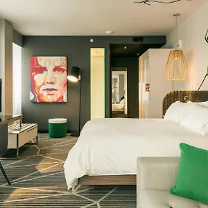 Hotel Renaissance Downtown, Montreal