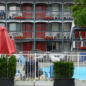 Kings Near The Falls Niagara Falls